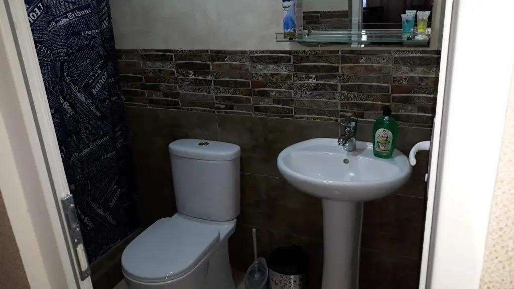 MANGO Guesthouse