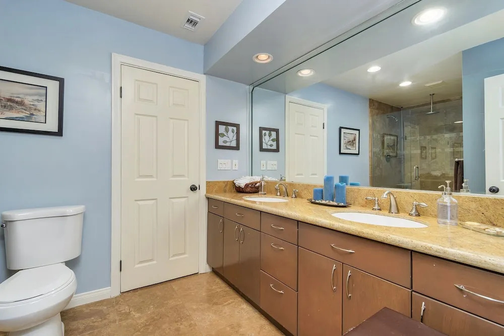 New Listing! Tranquil Estate W/ Private Pool & Gym Home