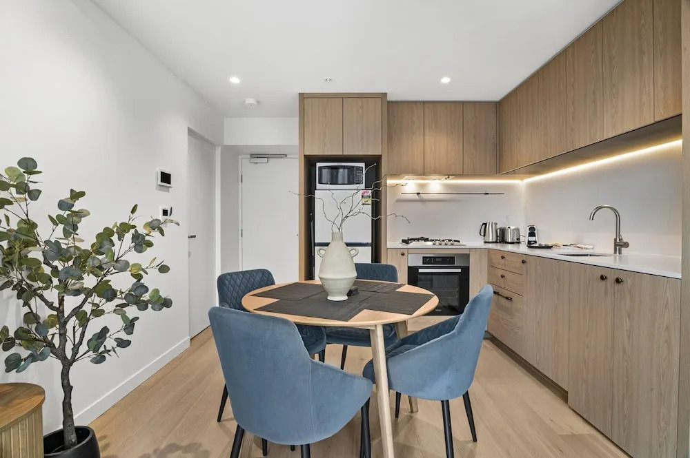 2BR High-rise Southbank Pool & Gym Near Casino