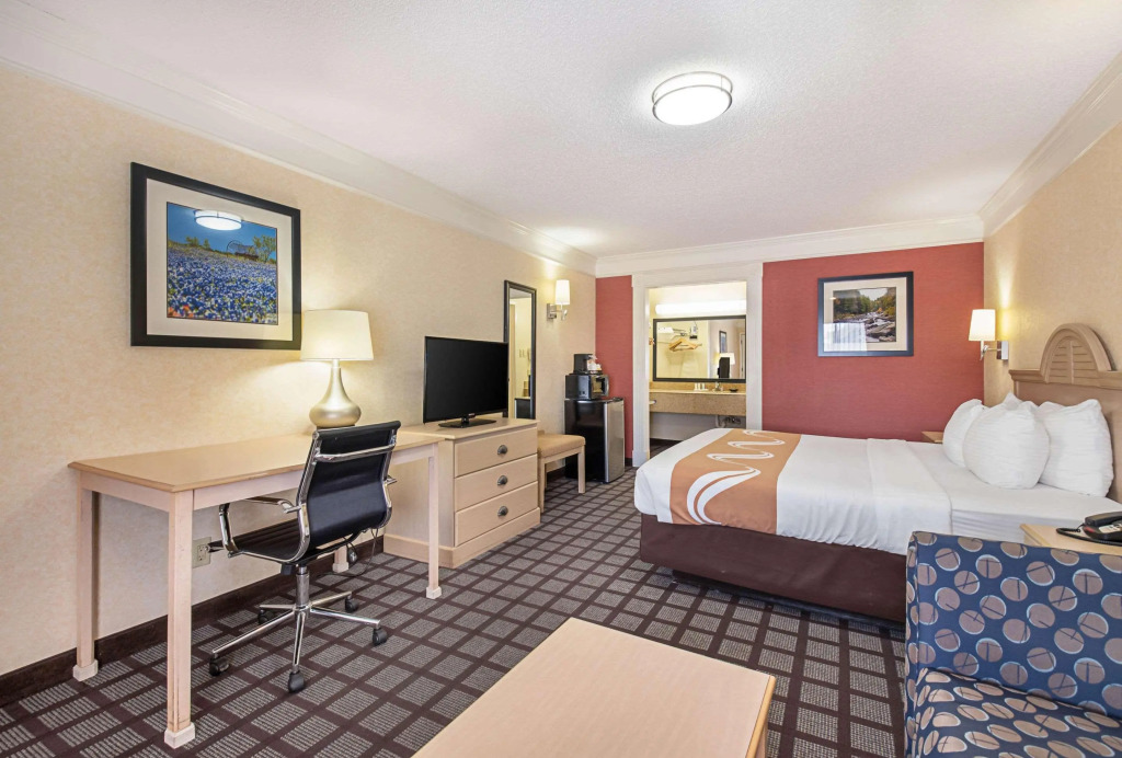 Quality Inn Near Lake Marble Falls