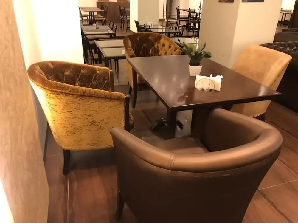 La Place Hotel