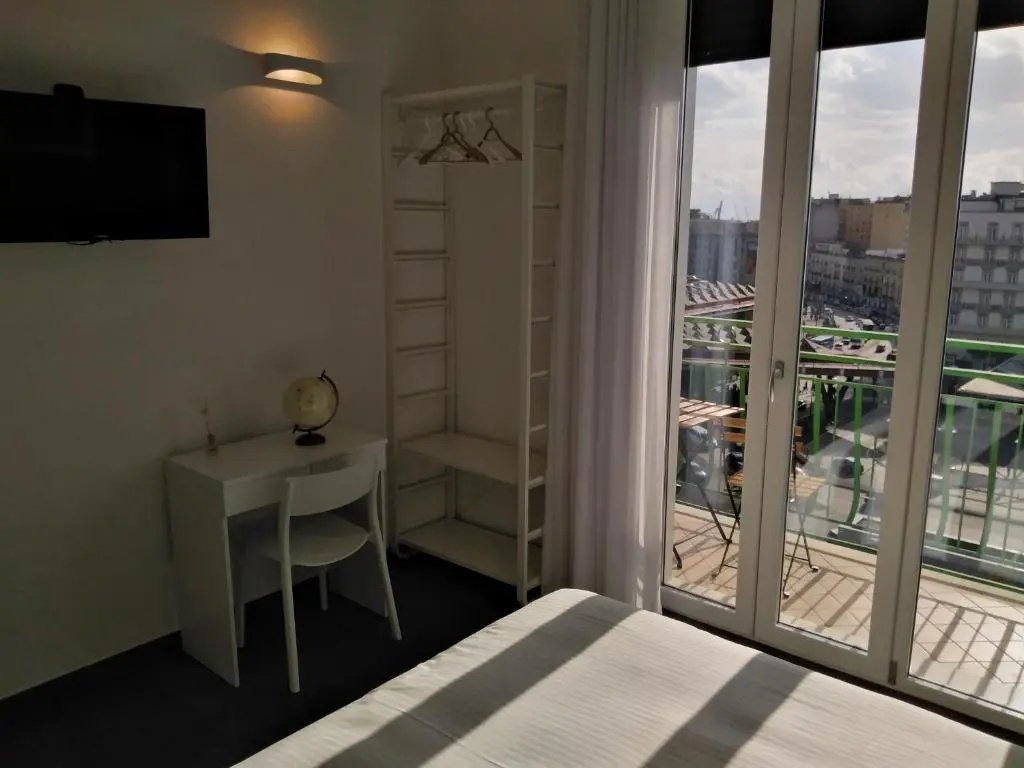 Delia Rooms & Gallery