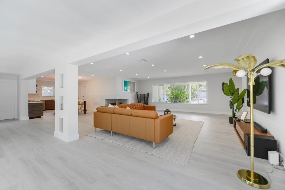 Amazing renovated home close to the Bay