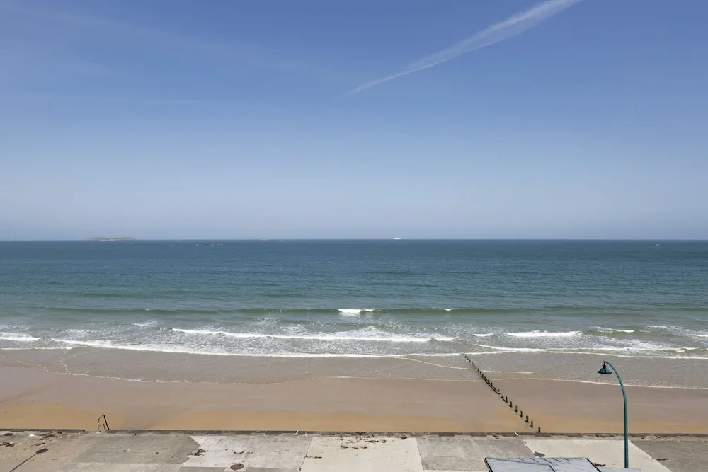 La Brise Les pieds dans l'eau
