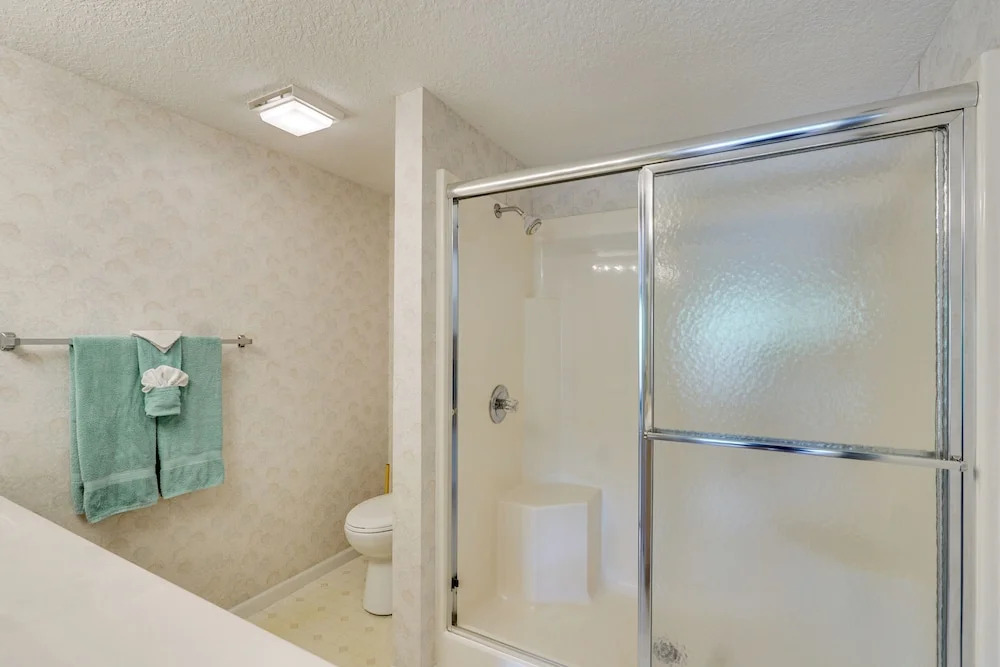 Tranquil Osage Beach Condo w/ Waterfront Decks!
