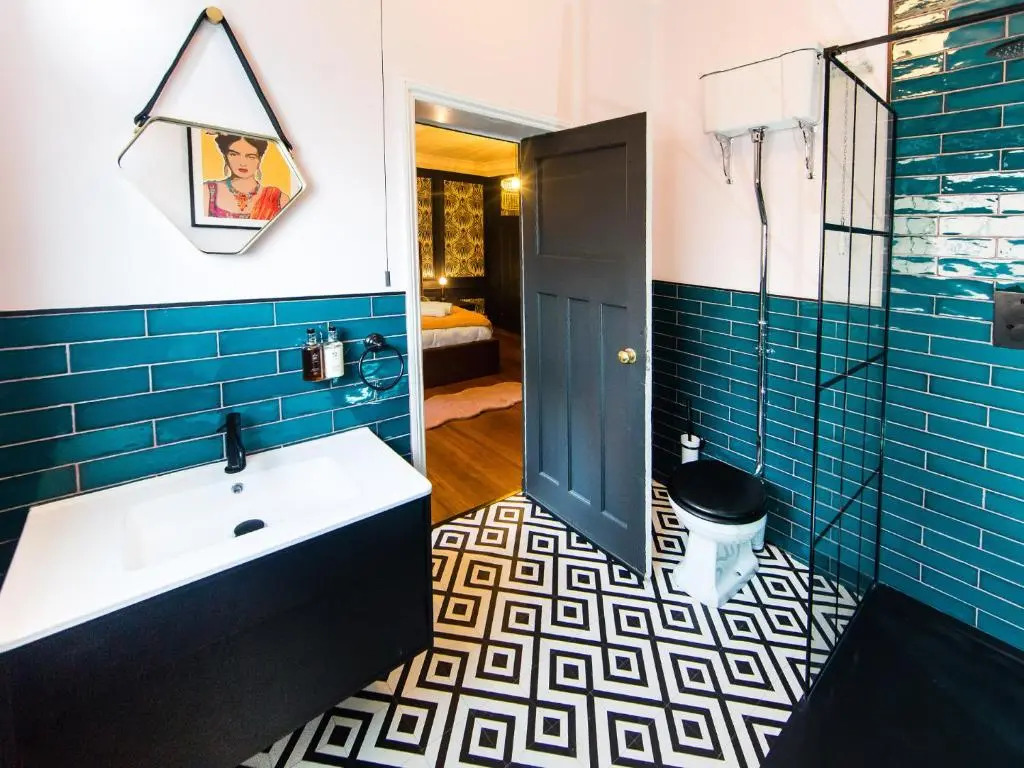 Luxury Travel Emporium YO1 - Exquisite 400 Year Old, City Centre Townhouse