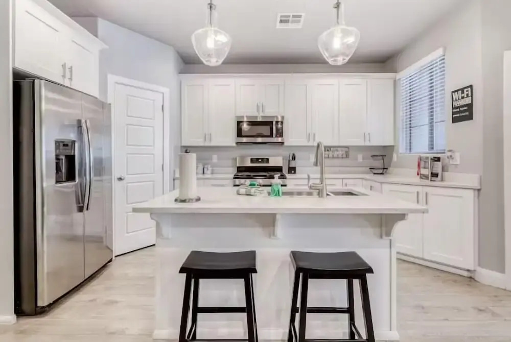 The Modern Villa - Pet Friendly 3 Bedroom Townhouse