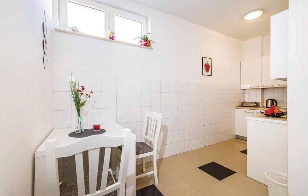 Stunning Home in Debeljak With Wifi and 6 Bedrooms