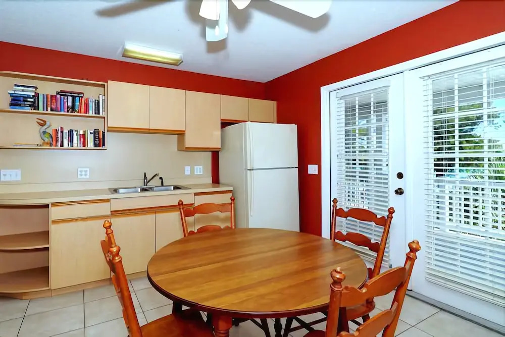 Hibiscus House 4 Bedrooms 3 Bathrooms Home