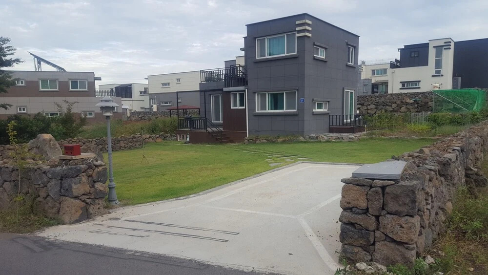 D2 House