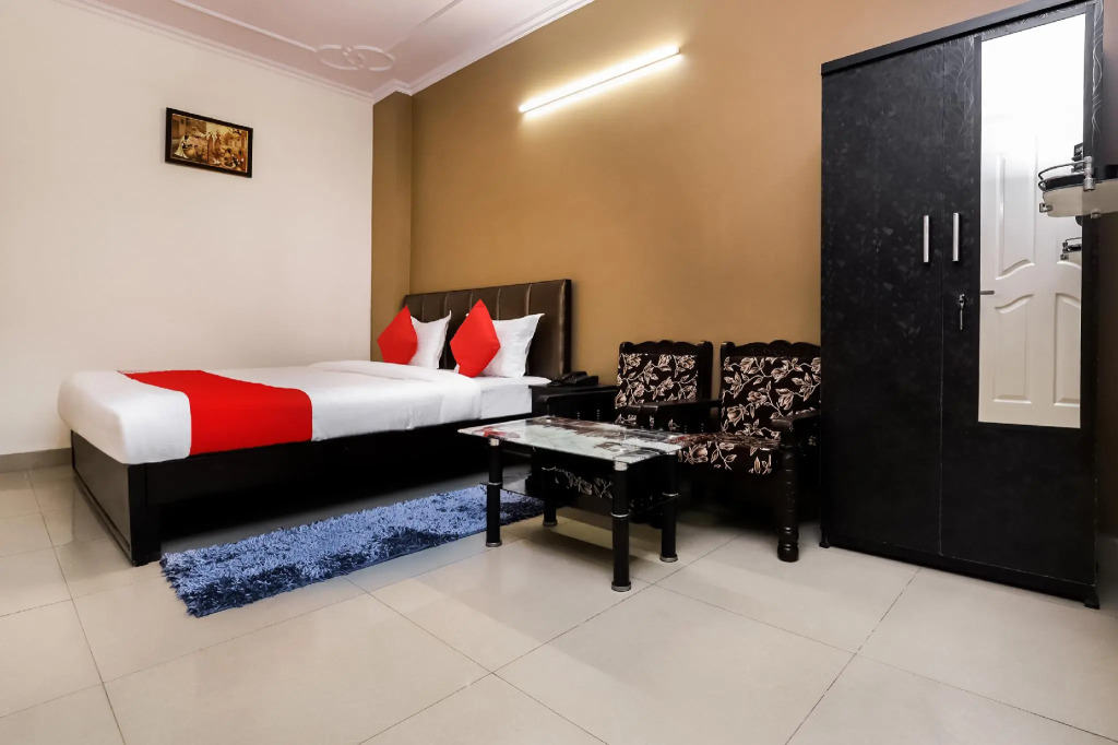 OYO 24436 Ramji 7 Grand