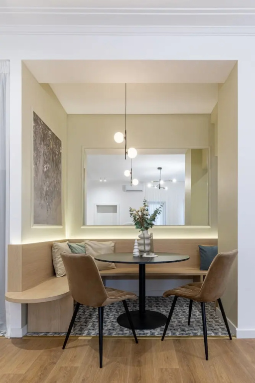 Luxury Piata Romana 2BR Urban Sanctuary by HOLT