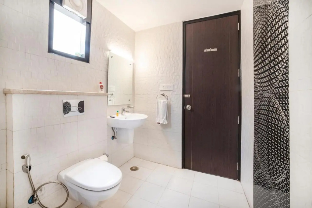FabHotel Galaxy - Nr Patel Nagar Metro