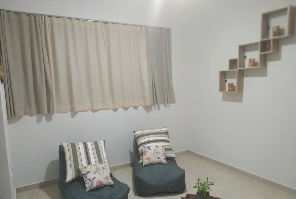 Fotakis Home - Comfortable Newbuilt 2 Bedroom Home, 20 Meters from the Sea