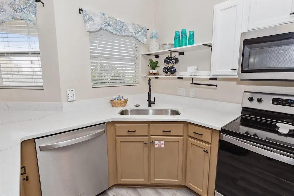 Sandpiper Cove 9107 3 Bedroom Condo by RedAwning