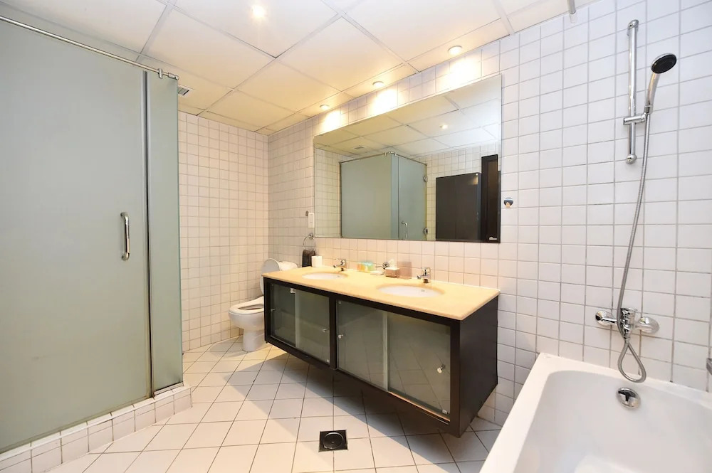 2-BR Marina View Retreat at Marina Quays - DSY