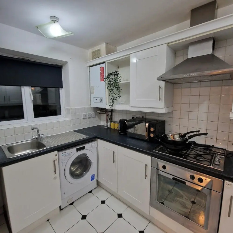 Stylish Pet Friendly 3 Bedroom House in Manchester