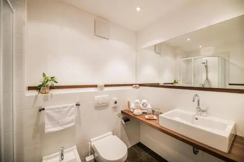 Helmhotel