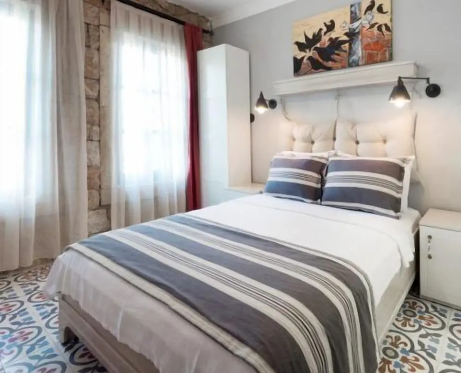 Ayapetro Hotel