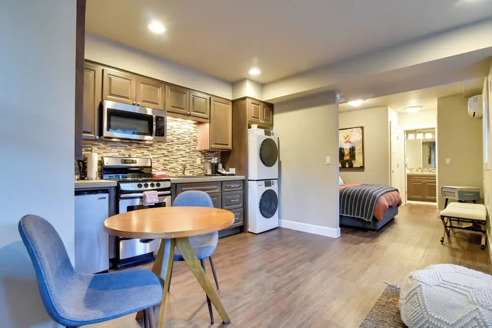 Walkable Portland Studio < 1 Mi to Dtwn!