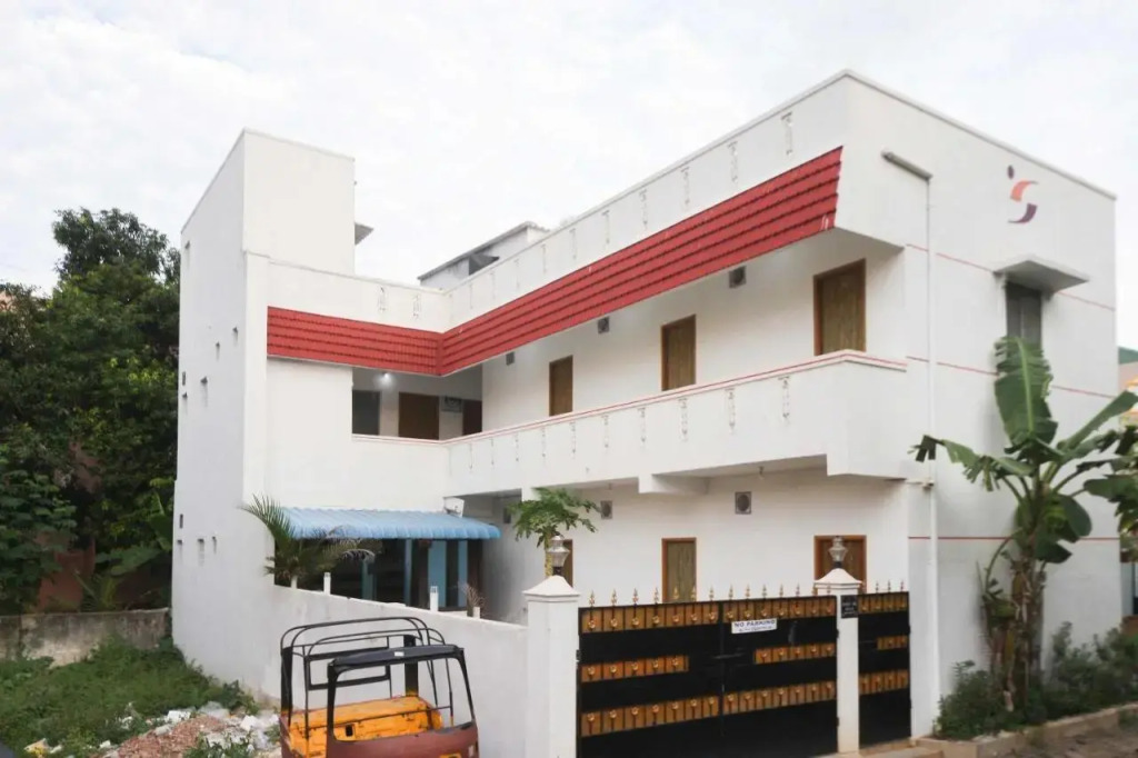 Spot On 701334 Shappy Inn Koyambedu