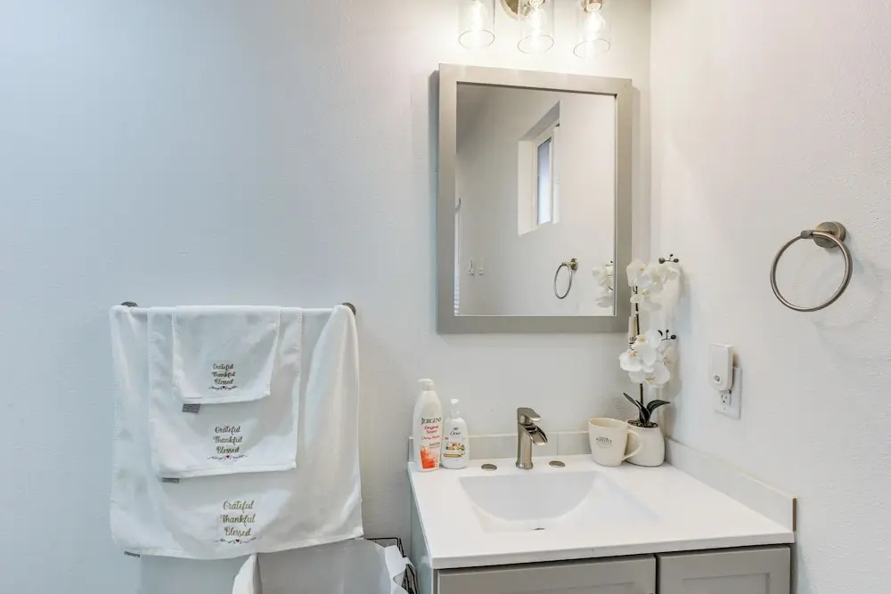 Charming Auburn Home: 15 Mi to Downtown Tacoma!
