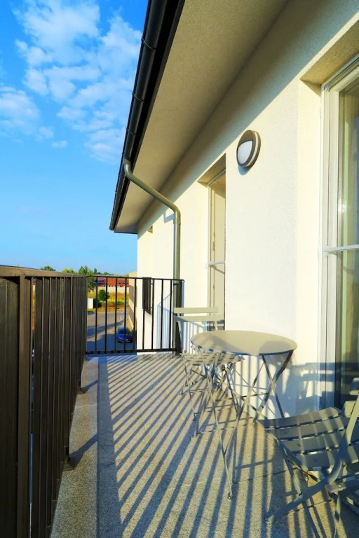 Apartment Stylish near Otopeni Airport