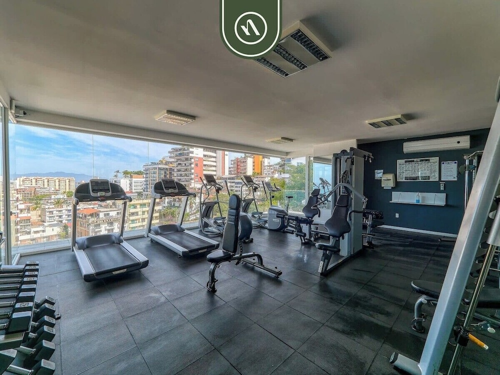 Stunning 2 BR Condo in Romantic Zone - Pool