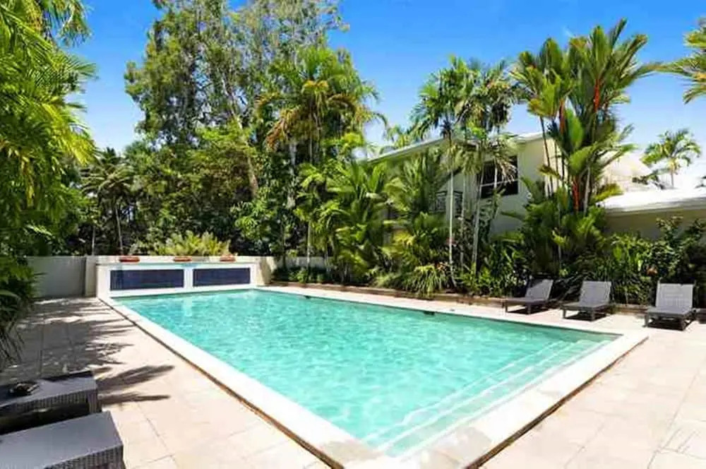 1 Plantation House