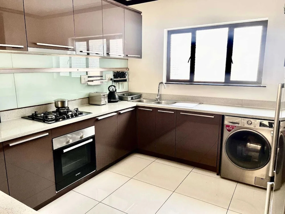 3-bedroom Luxury Apartment