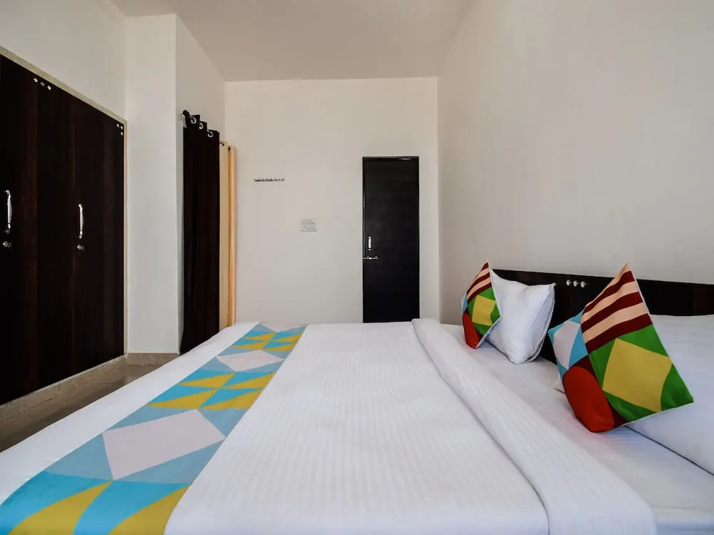 OYO 23562 Home Blissful 3BHK Nela Talaab
