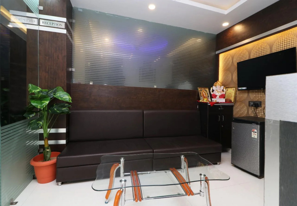 OYO 15671 Hotel Jalsa Dlx