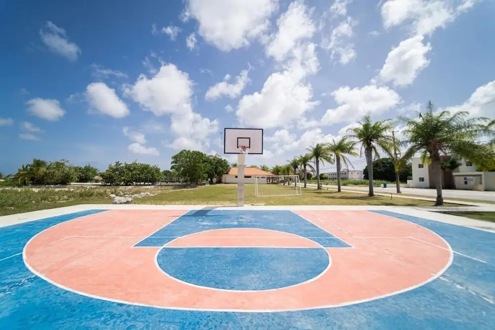 Bright Apartment at Punta Cana Wifi/ac/elect/iron/parking