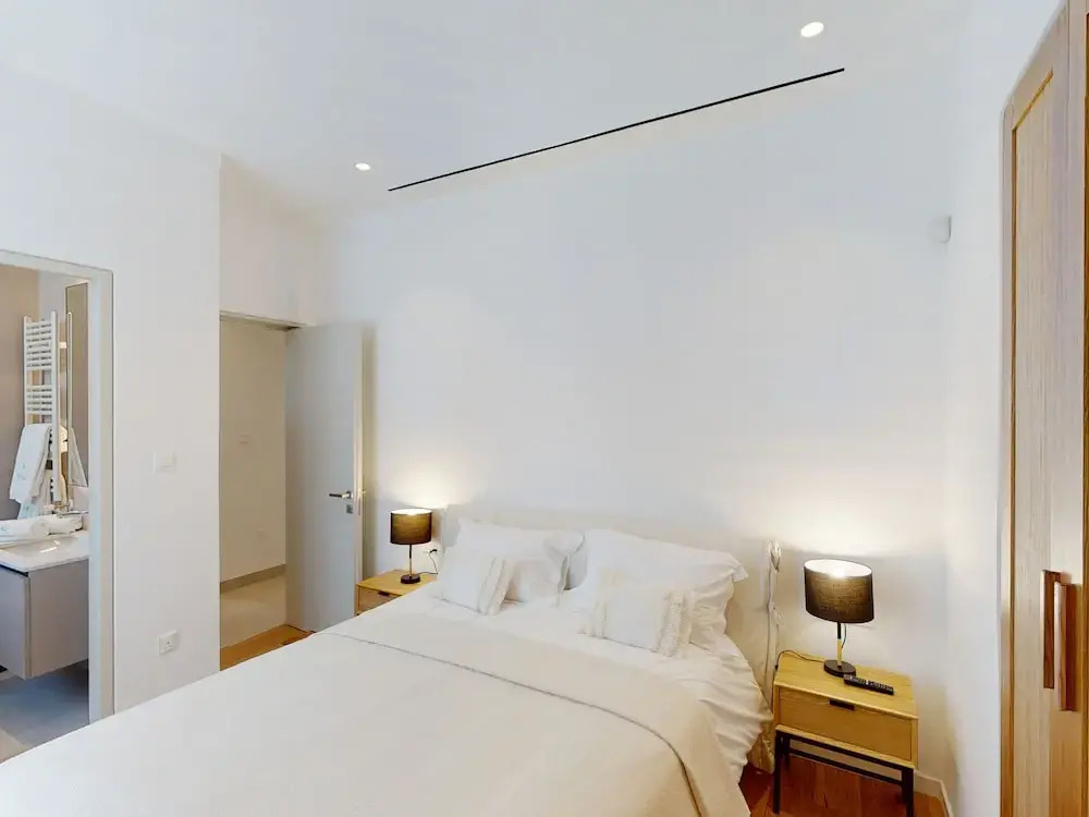 Sanders Konnos Bay Terpsichori - Striking 4-Bedroom Villa With a Side Sea View