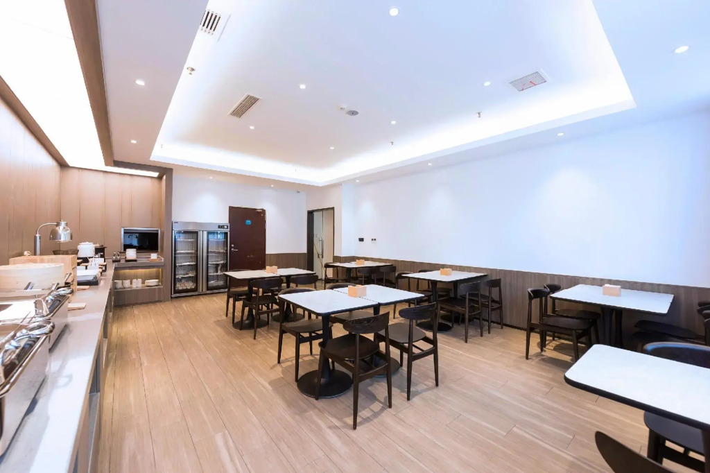 Wanting Hotel (Zhengzhou Zhenghonghui Yinping Road Subway Station)