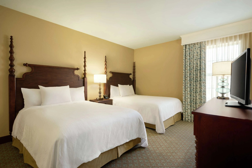Embassy Suites Savannah Historic District