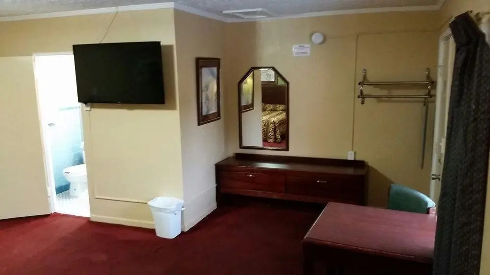 Fairway Inn