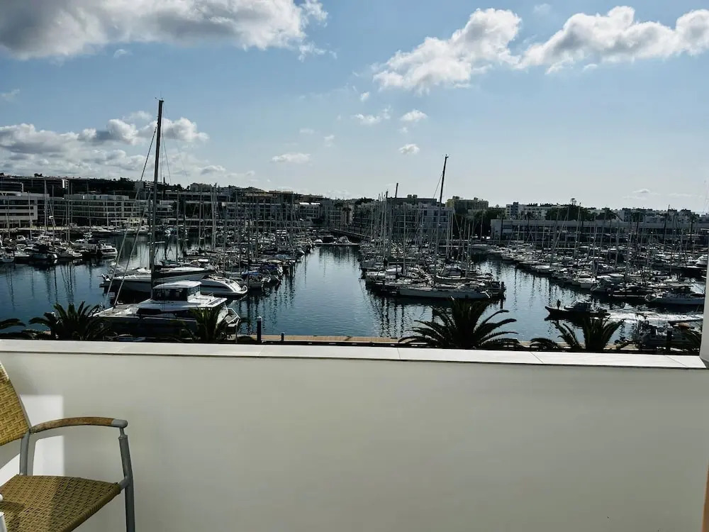Studio apt With Spectacular Views of Lagos Marina
