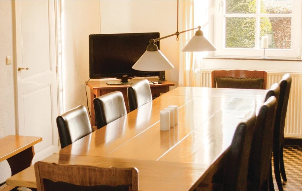 Amazing Home In Remersdaal With Wifi