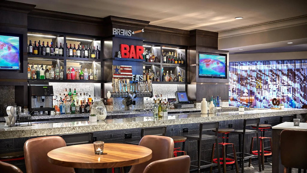 Renaissance Los Angeles Airport Hotel