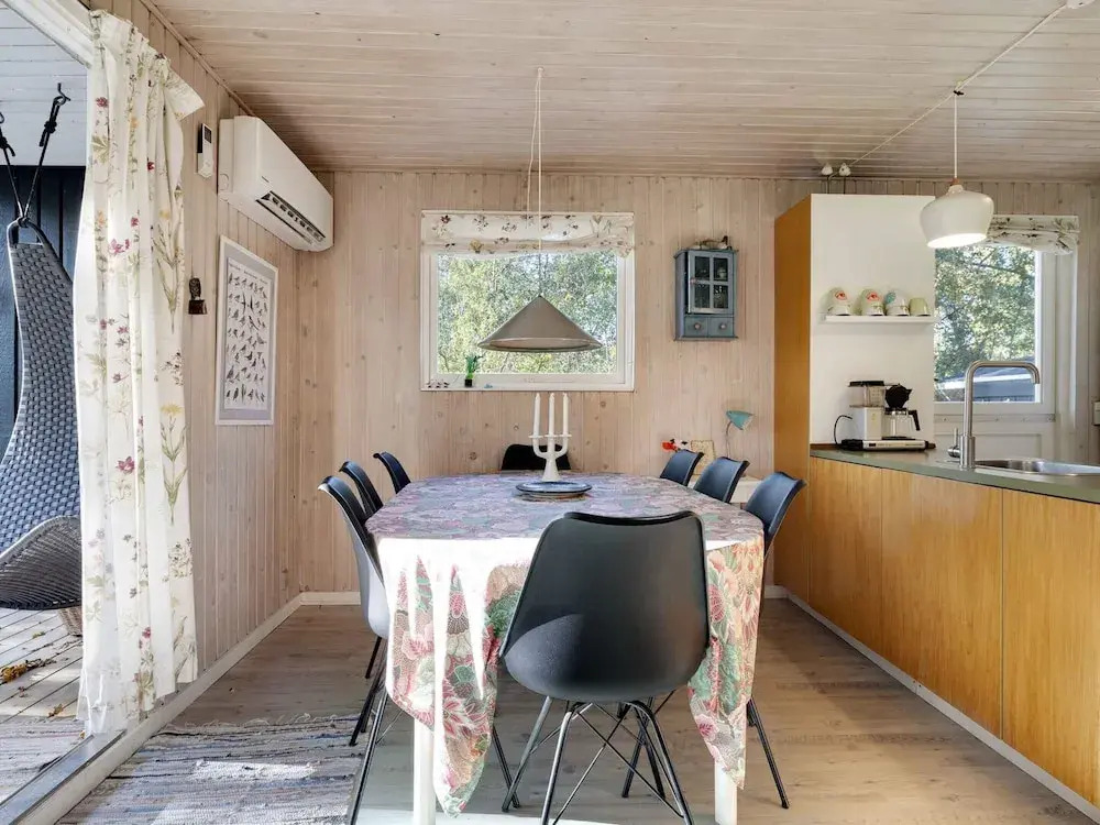 5 Star Holiday Home in Humble
