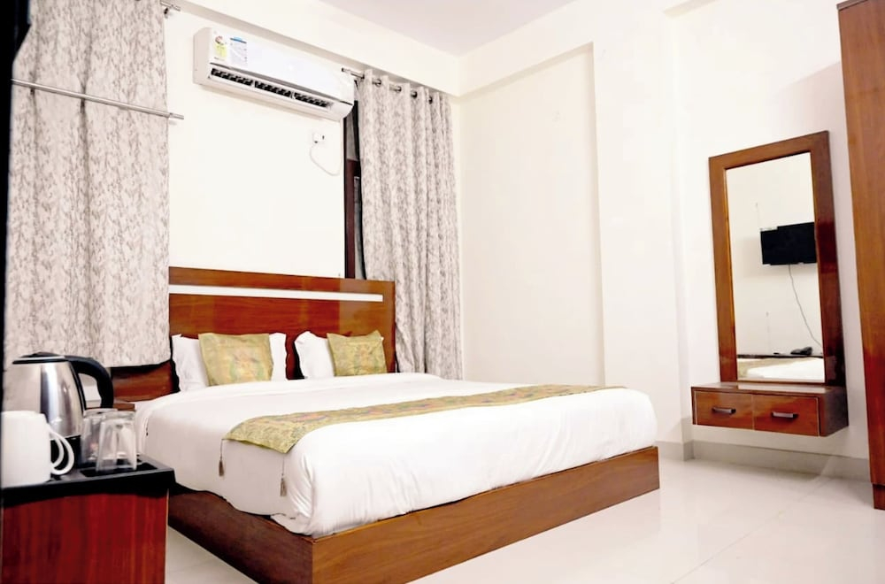 Varanasi Hotel V-E-D-A Vatika