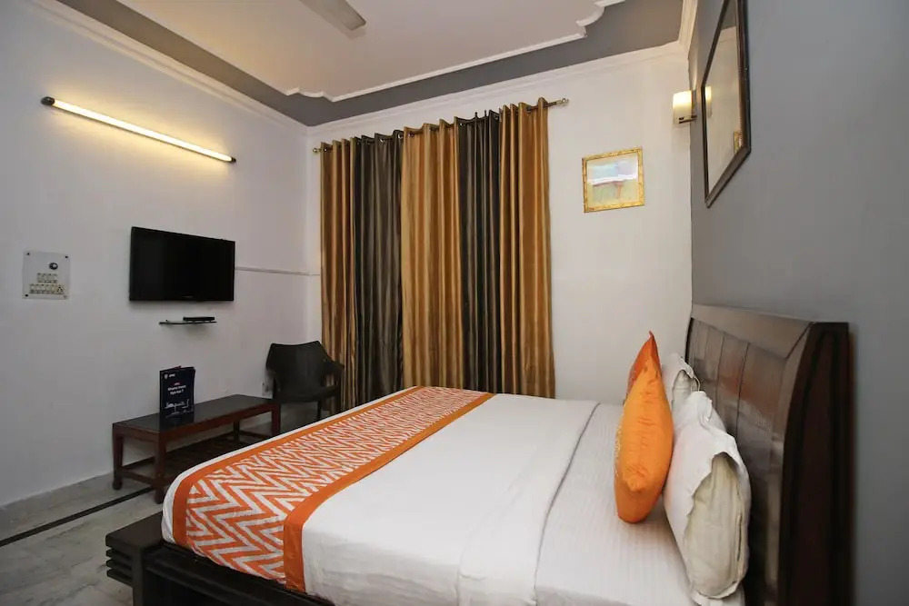 Capital O 9222 Winsome Hotel