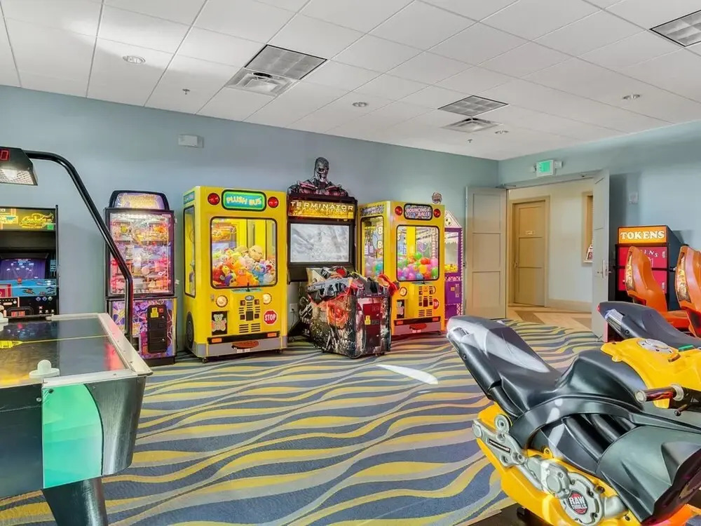 Stunning 4 Bd w/ Pool Close to Disney @ Champions Gate 1158