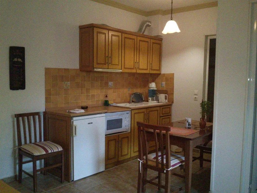 Green Hill Studios & Apartments