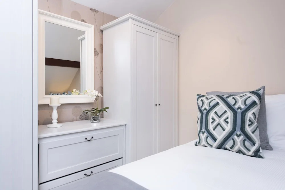Stylish and Quirky 2BR Maisonette in Fulham
