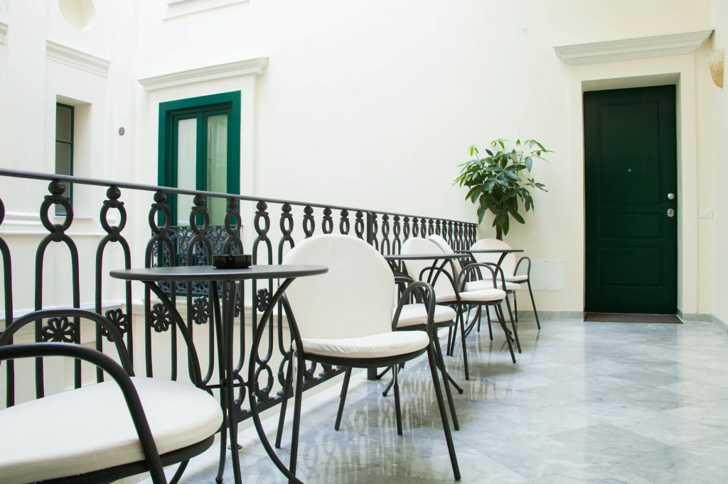 Central Gallery Rooms- Palazzo DAli Staiti XIX