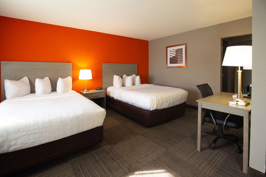 Quality Inn & Suites Hammond Near I-8090