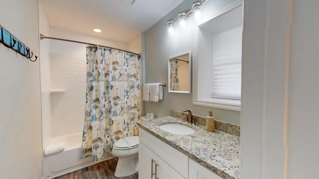 IR45 Bottom Floor Condo, 3 Bedrooms 2 Bath, View of Shared Pool, Boardwalk