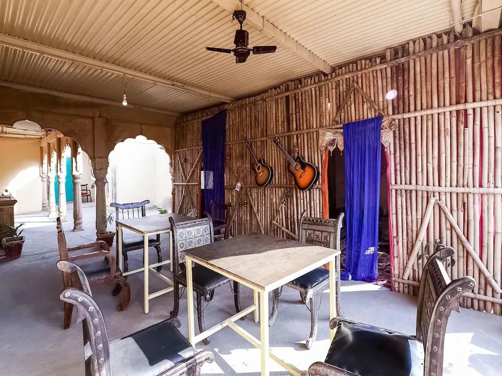 Hotel The Regal Inn by OYO Rooms